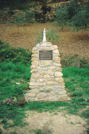 08-Catherine-Kimpton's-cairn-(pg-65).jpg