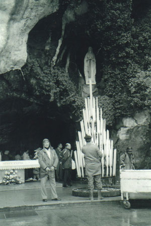 Lourdes---the-grotto